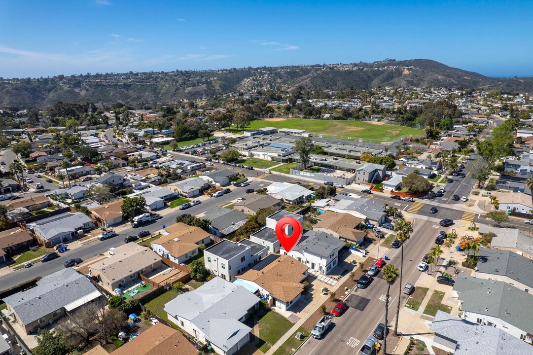 3027 Luna Ave in San Diego, CA - Building Photo