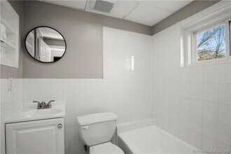 106 River Rd-Unit -3 in Shelton, CT - Building Photo - Building Photo