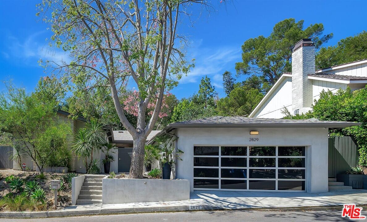 2829 Westbrook Ave in Los Angeles, CA - Building Photo