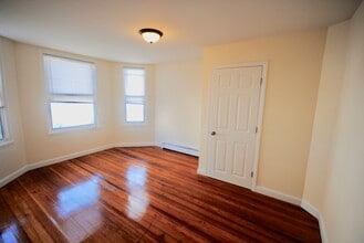 299 Lexington St, Unit 3 in Boston, MA - Building Photo - Building Photo