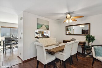 1094 Manchester Cir in Grayslake, IL - Building Photo - Building Photo