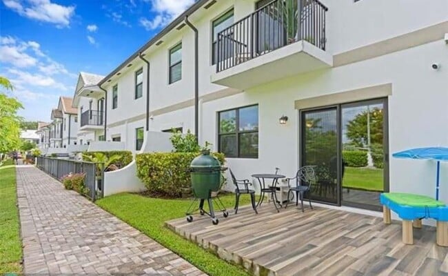 4507 E Aqua Bella Ln in Davie, FL - Building Photo - Building Photo