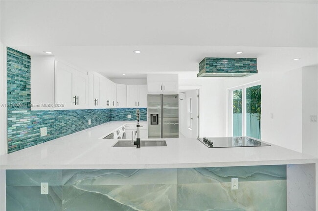 property at 7915 Hawthorne Ave