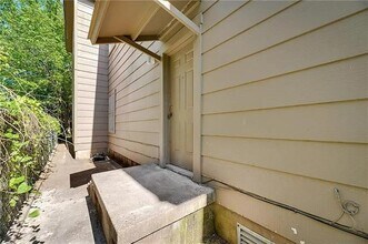 202 S Willomet Ave in Dallas, TX - Building Photo - Building Photo