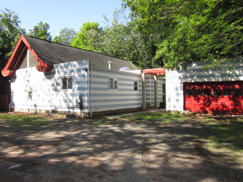 102 Sherman Ave in Hamden, CT - Building Photo