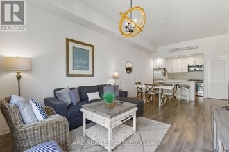247 Broward Wy. in Innisfil, ON - Building Photo - Building Photo