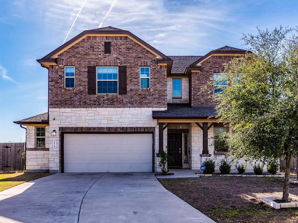6829 Banff Cv in Austin, TX - Building Photo