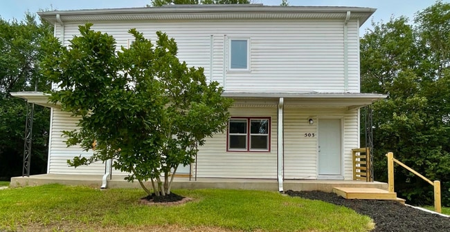 property at 503 S 1st St
