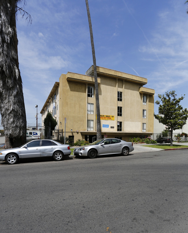 527 S Kingsley Dr in Los Angeles, CA - Foto de edificio - Building Photo