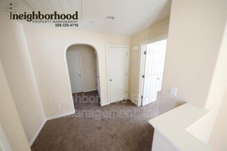 1539 N Rendezvous Way in Clovis, CA - Building Photo - Building Photo