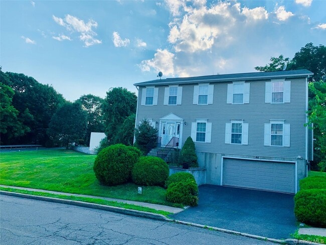 property at 44 Greenvale Cir