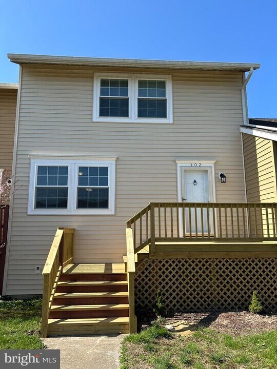 29595 Dutchmans Ln in Easton, MD - Building Photo