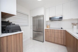 10875 SW 112th Ave in Miami, FL - Building Photo - Building Photo