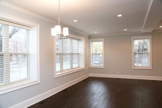 2305 W Waveland Ave, Unit 1E in Chicago, IL - Building Photo - Building Photo