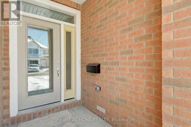 513 Muscari St in Ottawa, ON - Building Photo - Building Photo