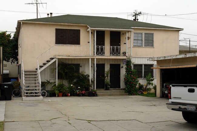 322 E Tamarack Ave in Inglewood, CA - Foto de edificio - Building Photo