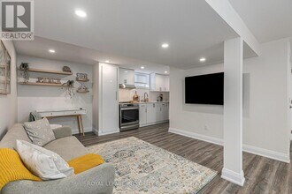 19 Sherry Ln in Ottawa, ON - Building Photo - Building Photo