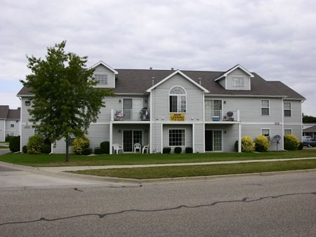 Franklin Village in Mt. Pleasant, MI - Building Photo