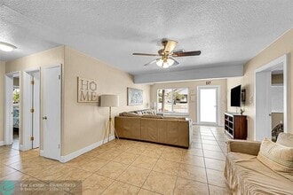 529 NE 2nd Pl in Dania Beach, FL - Building Photo - Building Photo