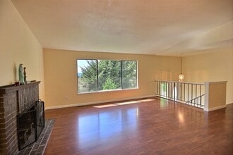 2227 Jones Pl SE in Renton, WA - Building Photo - Building Photo