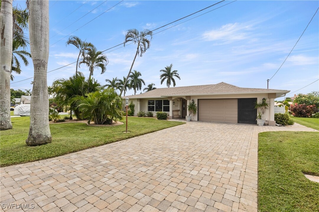 134 SW 57th Terrace in Cape Coral, FL - Building Photo