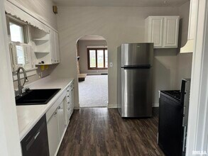 3122 W Locust St in Davenport, IA - Building Photo - Building Photo