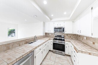 27521 White Fir Ln in Mission Viejo, CA - Building Photo - Building Photo