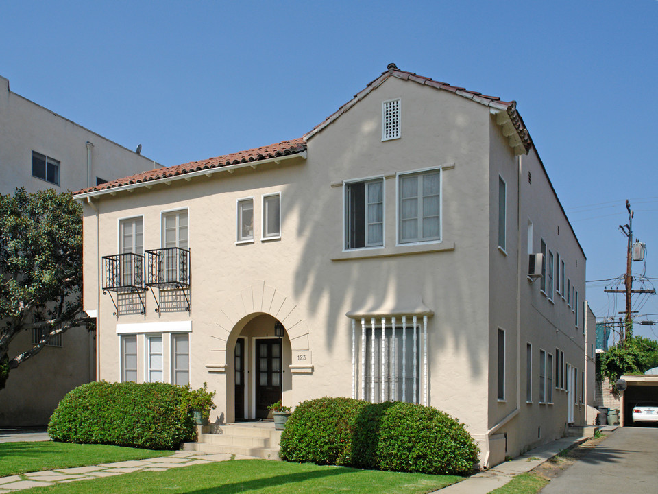 123 N. Hamilton Dr. Apartments in Beverly Hills, CA - Foto de edificio