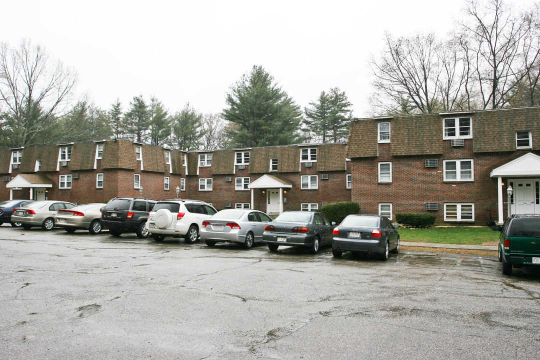 Woodside Condominiums in Rowley, MA - Building Photo