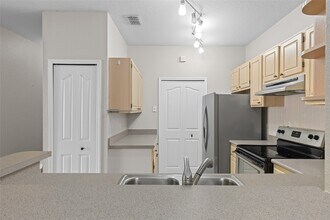 1175 Lake Shadow Cir, Unit Visconti Condominiums in Maitland, FL - Building Photo - Building Photo