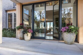 60 Woodland Dr in Sag Harbor, NY - Building Photo - Building Photo