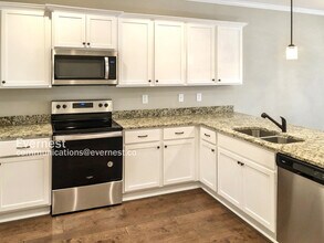 3870 Valley View Ct in Gainesville, GA - Building Photo - Building Photo