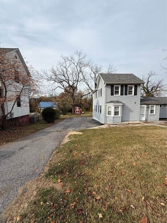 6250 Old Washington Rd in Elkridge, MD - Foto de edificio