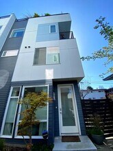 811 S Cloverdale St in Seattle, WA - Building Photo - Building Photo