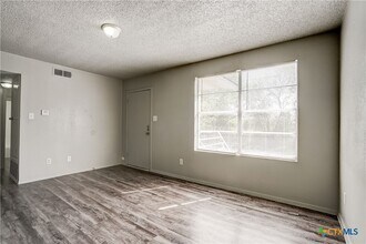 714 Martindale Rd in San Marcos, TX - Building Photo - Building Photo