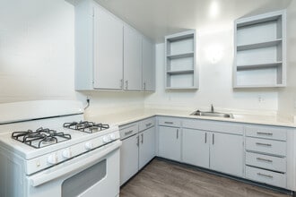 Desert Fountains at Palm Desert in Palm Desert, CA - Building Photo - Interior Photo