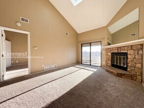 12043 W Cross Dr in Littleton, CO - Building Photo - Building Photo