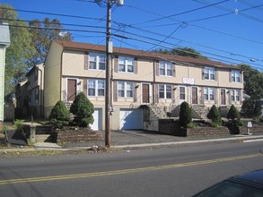 JS Rahway Apartments in Rahway, NJ - Building Photo - Building Photo