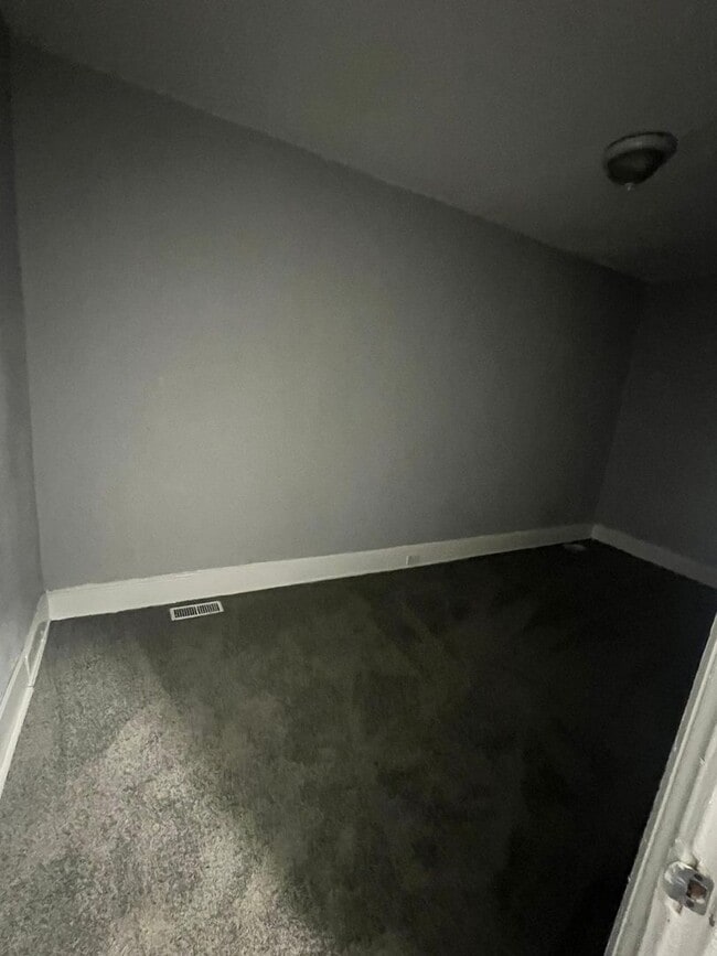 2437 E Biddle St in Baltimore, MD - Building Photo - Building Photo