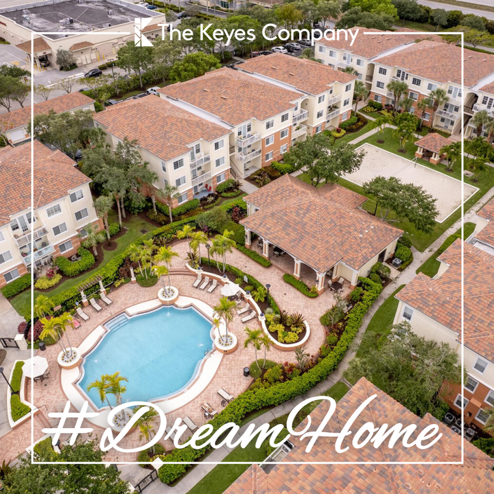 9873 Baywinds Dr in Royal Palm Beach, FL - Foto de edificio