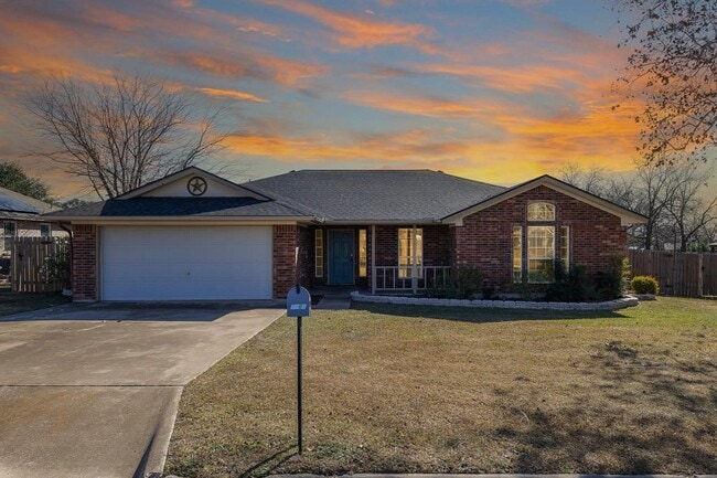 1101 E Johnson St in Burnet, TX - Building Photo - Building Photo