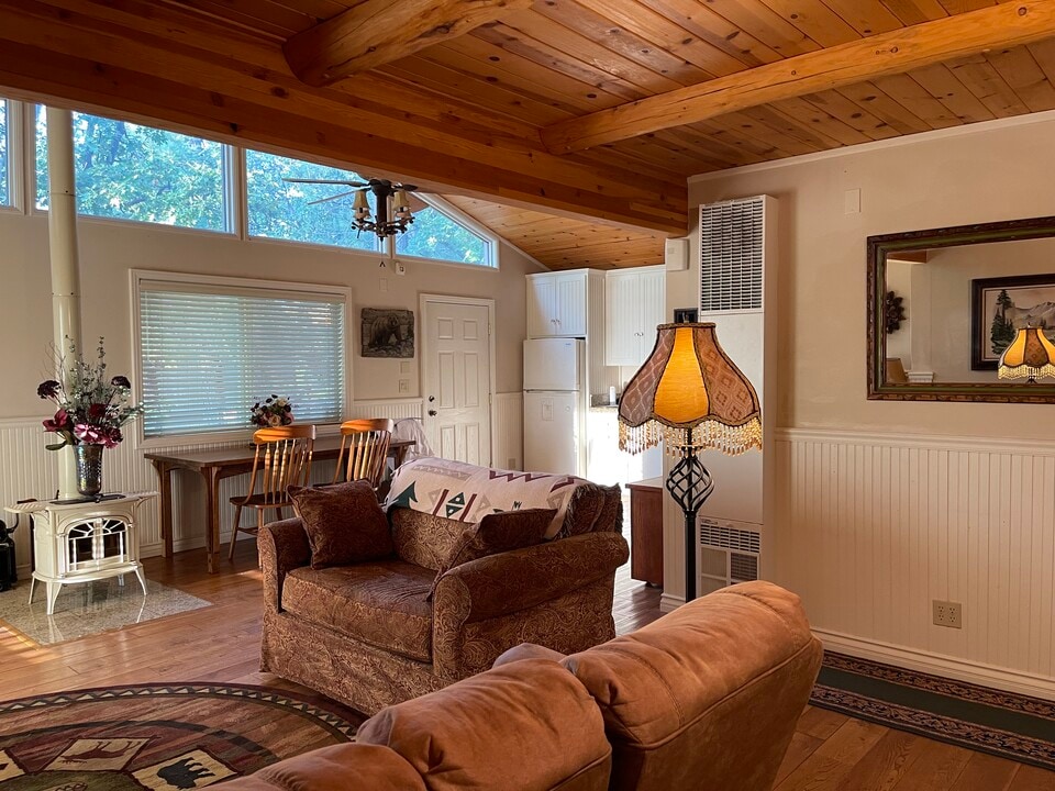 1455 Rockspray Dr, Unit #A in Big Bear Lake, CA - Foto de edificio