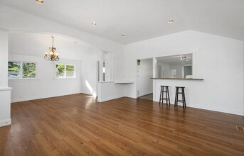 10612 NW Skyline Blvd, Unit 1611 - B-505 - B in Portland, OR - Building Photo - Building Photo