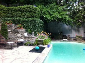 74 Poplar Plains Cres in Toronto, ON - Building Photo - Building Photo