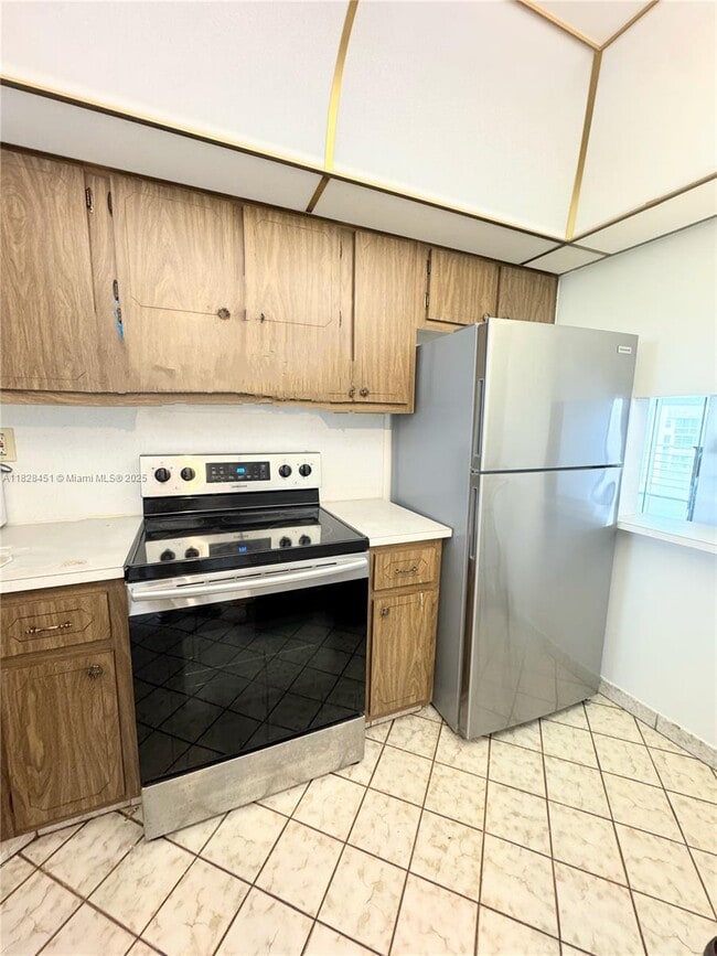 property at 8435 Sunrise Lakes Blvd