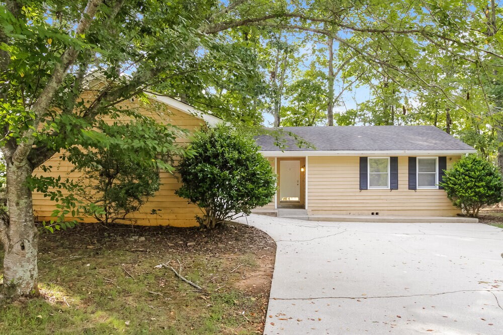 147 Old Mill Trail SW in Conyers, GA - Foto de edificio