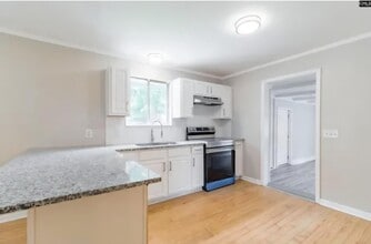 138 Sunnydale Dr in Columbia, SC - Building Photo - Building Photo