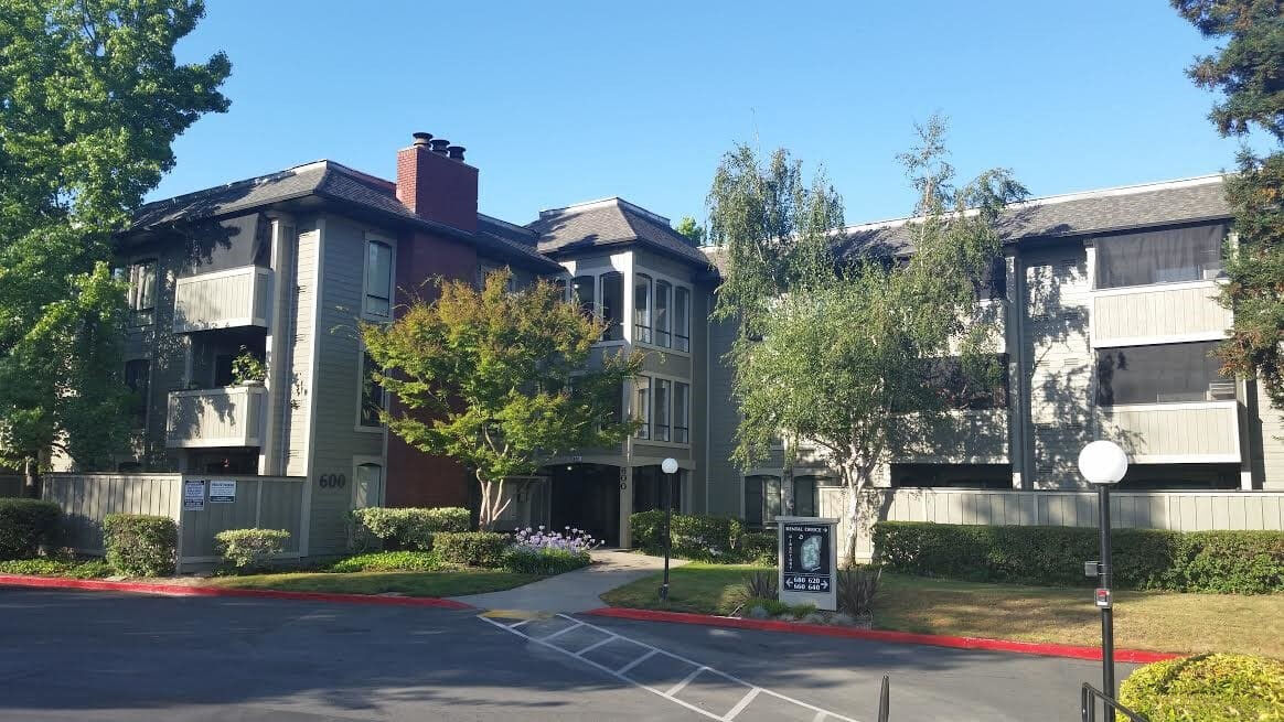 Muirwood in Martinez, CA - Foto de edificio