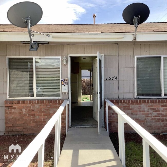 property at 1574 W 7th St