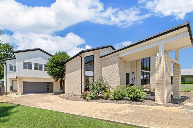 10811 Royal Park Dr in Dallas, TX - Building Photo - Building Photo
